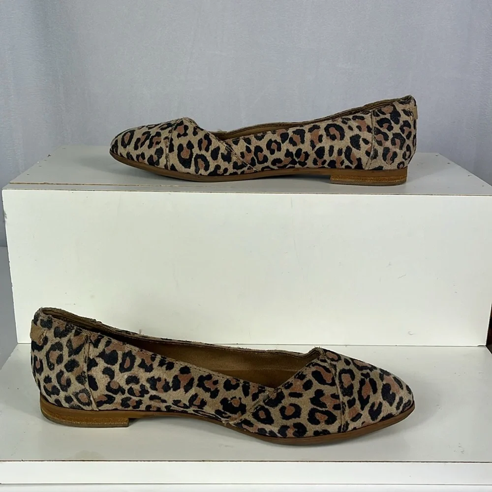 Toms Julie Leopard Print‎ Suede Ballet Flat in Desert Tan.